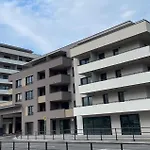 Albere Modern - Old Town, King Bed & Balcony Appartamento