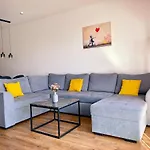 Albere Modern - Old Town, King Bed & Balcony * Košice