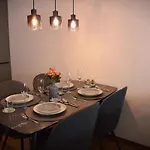 Appartamento Albere Modern - Old Town, King Bed & Balcony *