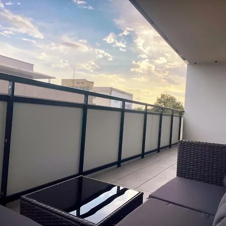 Albere Modern - Old Town, King Bed & Balcony Kosice