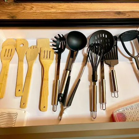 Albere Modern - Old Town, King Bed & Balcony *