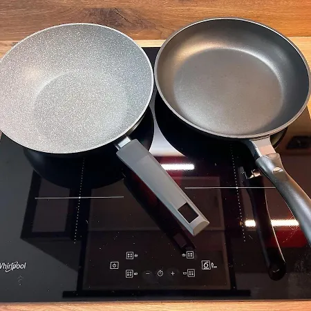 Albere Modern - Old Town, King Bed & Balcony Kosice