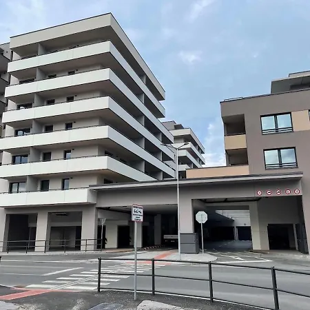 Apartmán Albere Modern - Old Town, King Bed & Balcony *