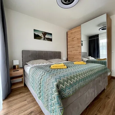 Albere Modern - Old Town, King Bed & Balcony Apartmán