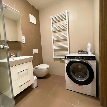 Albere Modern - Old Town, King Bed & Balcony *