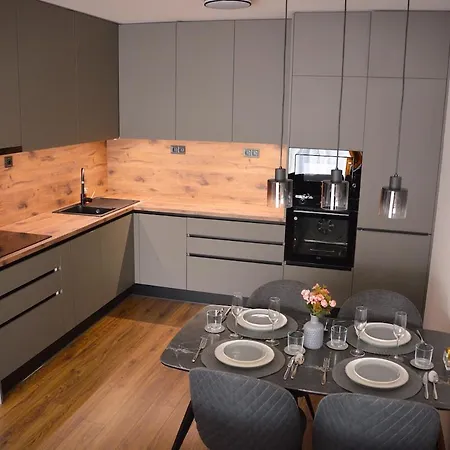 Albere Modern - Old Town, King Bed & Balcony Košice