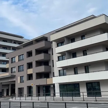 Albere Modern - Old Town, King Bed & Balcony Apartmán