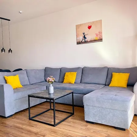 Albere Modern - Old Town, King Bed & Balcony * Košice