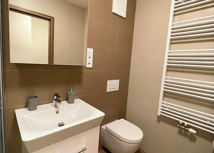 Apartmán Albere Modern - Old Town, King Bed & Balcony