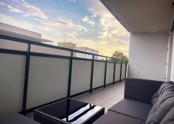 Albere Modern - Old Town, King Bed & Balcony Kosice