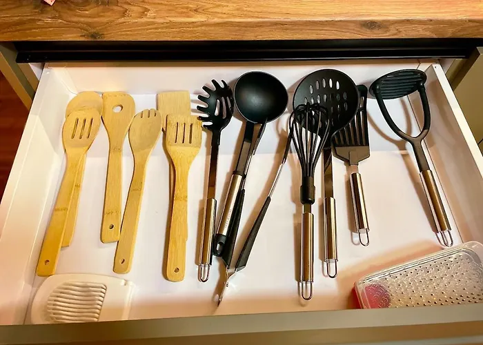 Albere Modern - Old Town, King Bed & Balcony *