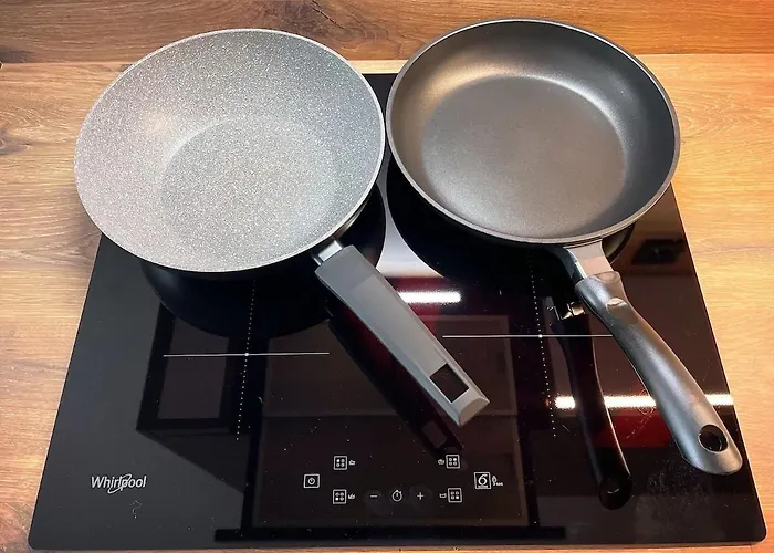 Albere Modern - Old Town, King Bed & Balcony Kosice