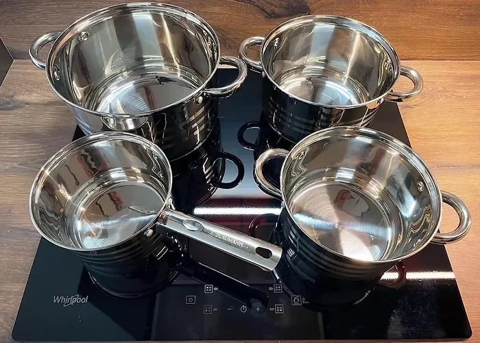 Albere Modern - Old Town, King Bed & Balcony *