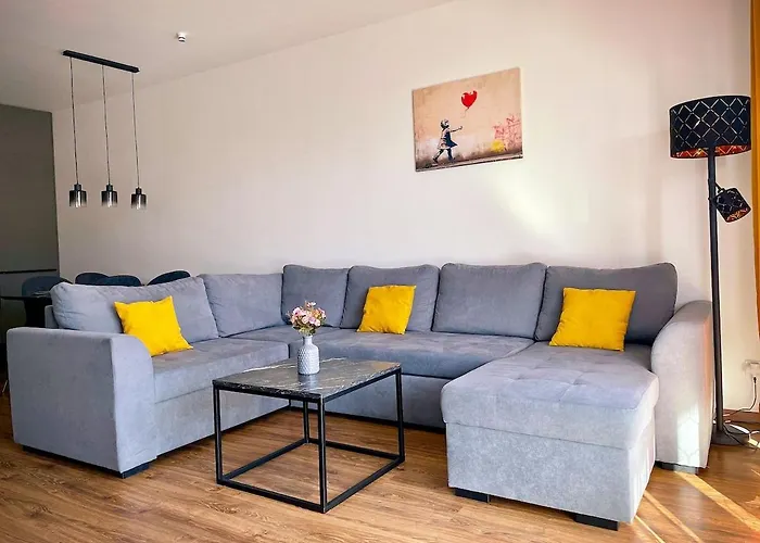 Albere Modern - Old Town, King Bed & Balcony * Kosice