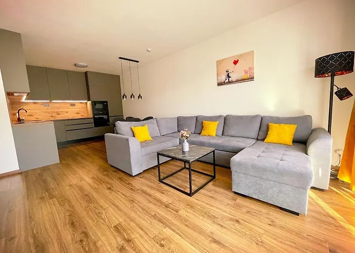 Apartment Albere Modern - Old Town, King Bed & Balcony *