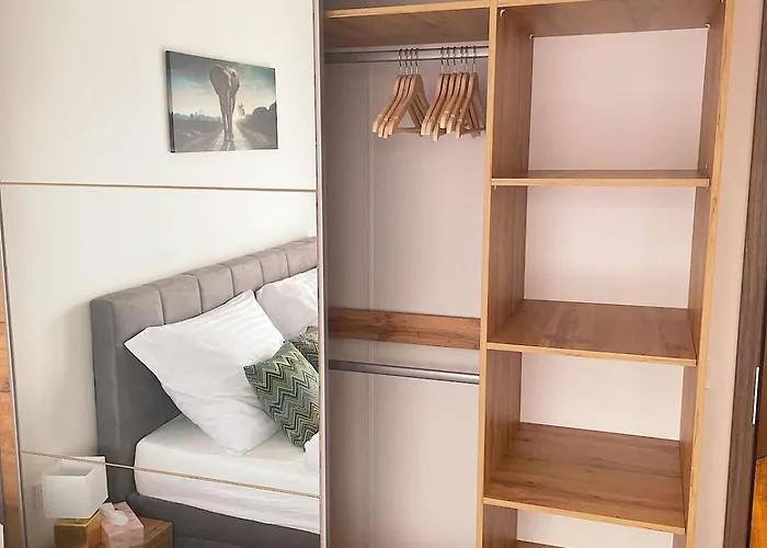 Albere Modern - Old Town, King Bed & Balcony Kosice